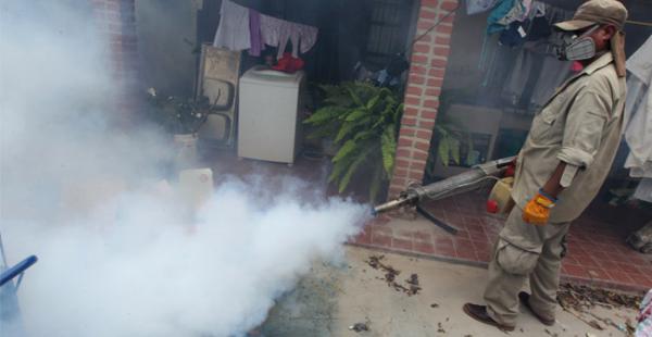 Fumigando contra el zika