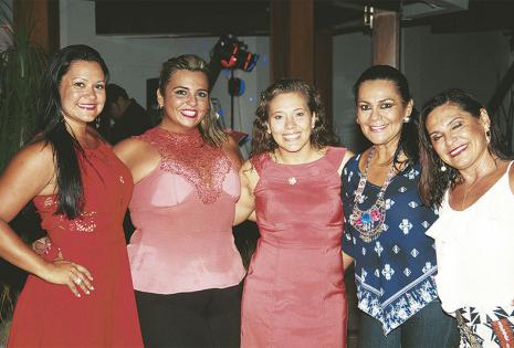 /organizadoras. Bella Cadore, Katherine Atalá, Martha  Ugarte, Sisy Marchetti Y ‘Chachi’ Callaú bailaron toda la noche