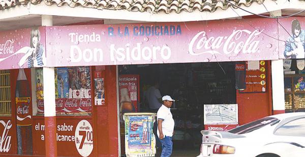 En la esquina Barrón y Suárez Arana solo queda el nombre en el letrero de esta antigua pulpería