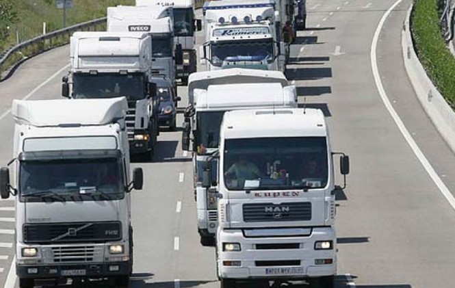 Transportistas bloquean cuatro puntos fronterizos 