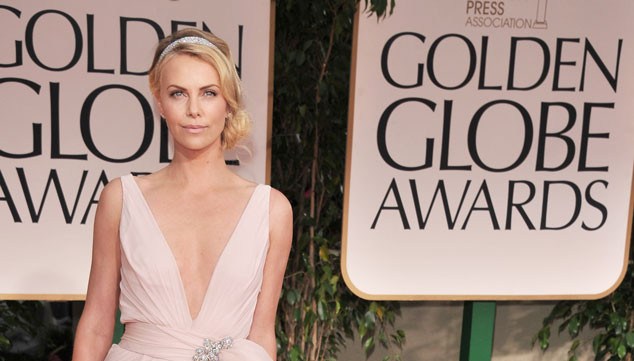 golden-globes-fashion-charlize-theron-010416