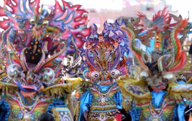 Precio de asientos para el carnaval de Oruro oscila entre 50 y 350 bolivianos