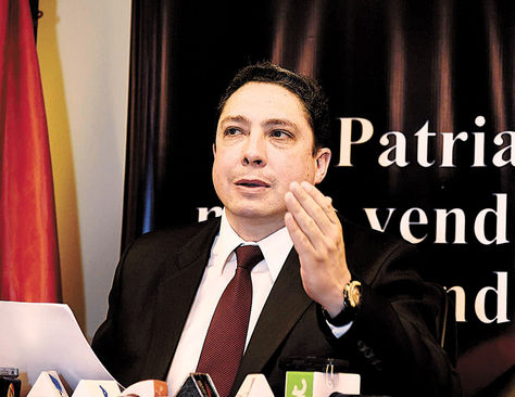 Conferencia. El procurador general del Estado, Héctor Arce Zaconeta.