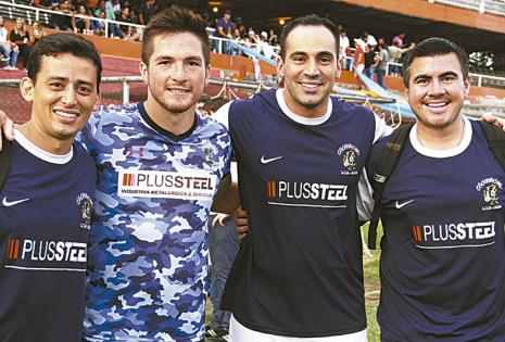 José María Landívar, 'Leo' Valdez, Eduardo Greiner y Cristian Méndez,  de los  Cachivachis