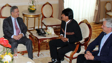 El presidente Evo Morales se reúne con el jefe de misión de observadores de la OEA Leonel Fernández 