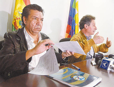 La Paz. Padilla (izq.) y Navarro en rueda de prensa. Fue en 2015.