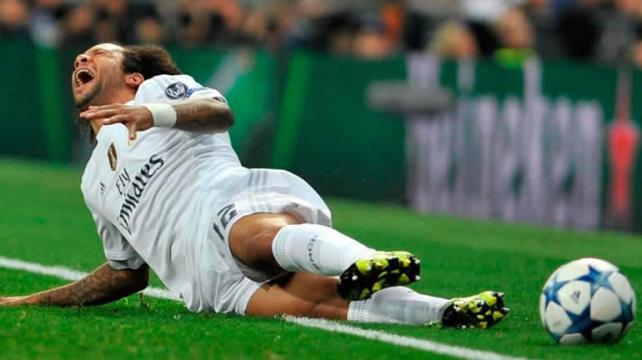 El lateral brasileño por ahora está fuera de las canchas. Se desconoce el tiempo que estará sin entrenarse afirmó el club. Foto. Internet