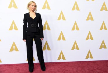 Jennifer Lawrence, siempre radiante, aunque alejada de la polémica por la falta de diversidad en los Oscars