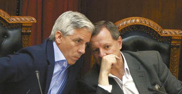 El presidente de la Asamblea Legislativa, Álvaro García Linera, recibió la instrucción de investigar el caso