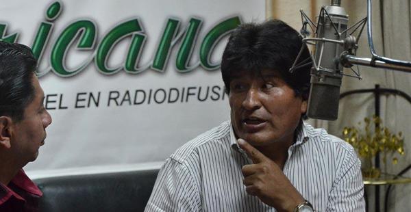 denuncia por influencias el presidente dice que eeuu está detrás de la denuncia de carlos valverde Evo Morales sostuvo ayer una extensa entrevista con radio Panamericana en La Paz