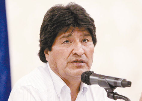 El equipo jurídico de la demanda marítima se reunió en Santa Cruz. Morales anunció otra cita con expresidentes para después del referéndum.