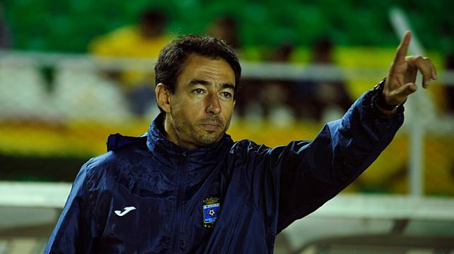 El técnico de Blooming Hernán Boyero fue expulsado en el duelo ante The Strongest. Foto. APG