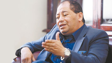 Evaluación. El ministro de Gobierno, Carlos Romero Bonifaz, durante una entrevista que concedió a La Razón en su oficina de la ciudad de La Paz. Foto: José Lavayén
