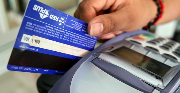 Delincuentes desviaban fondos bancarios a otras cuentas. Fueron aprehendidos