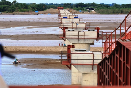 ABC muestra 48 por ciento de avance del puente Banegas eju.tv