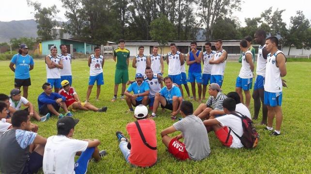 Antes de empezar los entrenamientos, Wílder Medina aprovechó para sacar fotografías. Foto: Facebook Wilder Medina