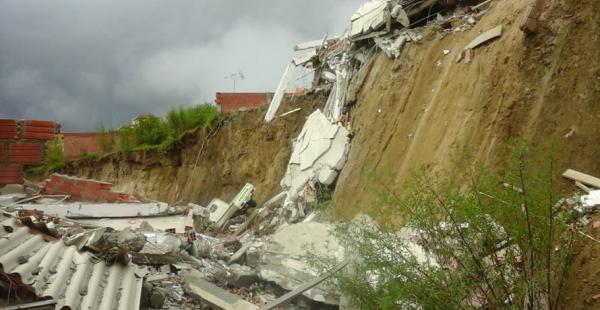 Deslizamiento en Jupapina. Hay 11 familias afectadas, 15 hectáreas deslizadas