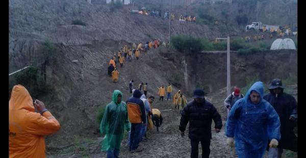 Deslizamiento en Jupapina. 11 familias afectadas, 15 hectáreas deslizadas