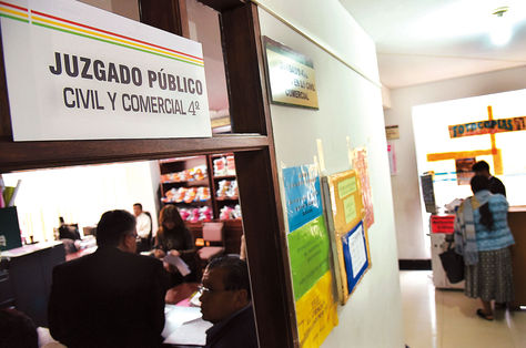 Labor. La atención en un juzgado de La Paz que funciona desde hace 20 días con el Código Procesal Civil. Foto. José Lavayen
