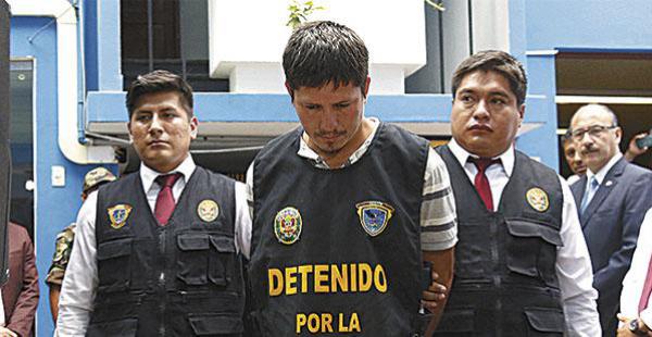 La Policía de Perú presenta al boliviano detenido con drogas