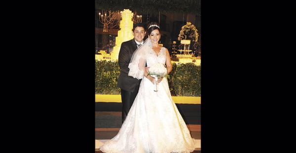 Manuel Medina y Geraldine Estívarez en su primer día como esposos