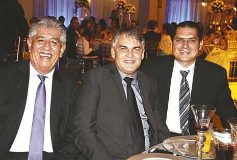 Fernando Mustafá, Johnny Bowles y Alejandro Saavedra