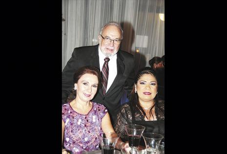 María Eugenia de Landívar, Jorge Landívar y Silvia Arispe