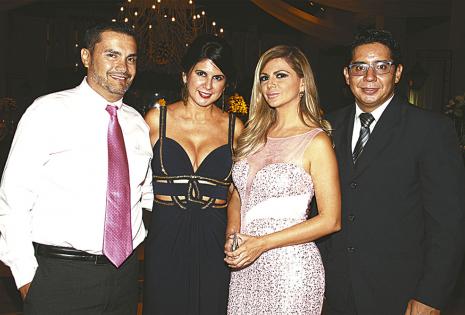Sergio Urquidi, Rosa María Flores, Mariel Flores y Carlos Jiménez