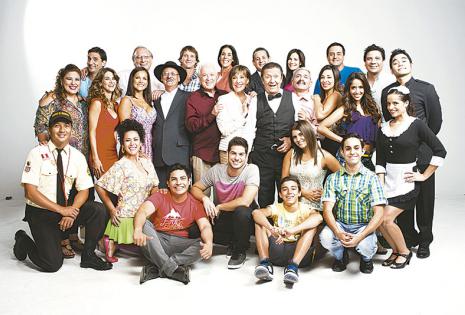 Con el elenco de Al fondo hay sitio Tatiana comenzó con la serie en septiembre de 2011, esta es su quinta temporada.