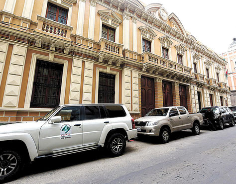 Entidad. El edificio de la Gobernación de La Paz, en la calle Comercio.