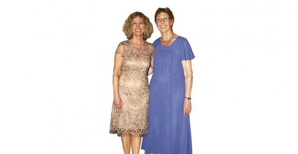 MADRE E HIJA REUNIDAS. Irene Hermann Soria, hija de la agasajada,  llegó a Santa Cruz el mismo día de su cumpleaños y volvió  a Alemania ni bien acabó  la fiesta. Posó junto a su adorada madre