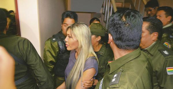 Gabriela Zapata, exejecutiva de CAMC, volvió a la cárcel después de que el juez denegara su libertad