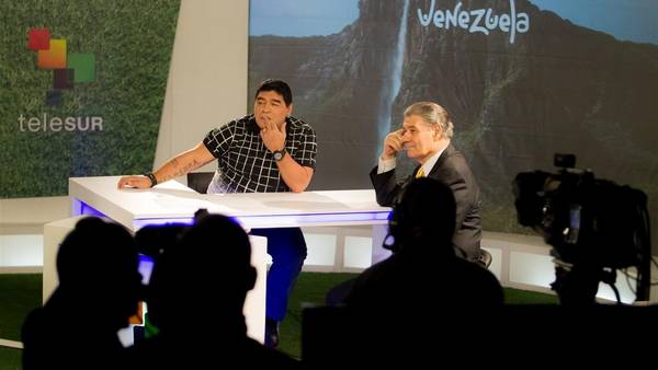 Diego Maradona tuvo un programa con Víctor Hugo Morales en la cadena Telesur (EFE)