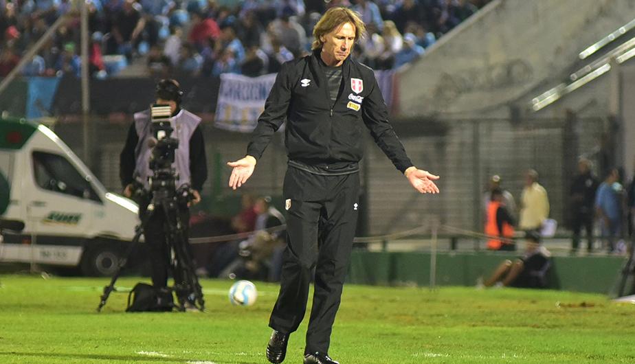 La Selección Peruana volvió a sufrir una nueva derrota en las Eliminatorias Rusia 2018. Uruguay le alcanzó con la mínima para quedarse con el triunfo (Foto: <span class="caps">EFE</span>)
