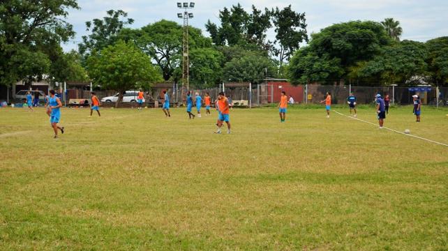 Maygua empezó a delinear el equipo que posiblemente sea titular en Potosí. Foto: Edwin Lopez Audiverth - Yacuiba