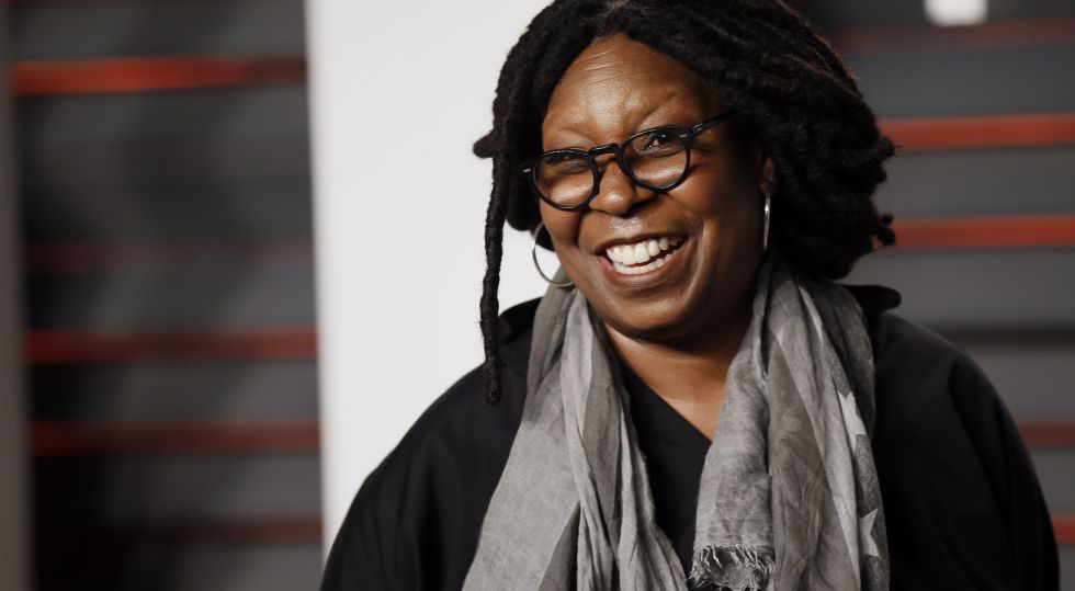 Whoopi Goldberg, en la fiesta tras los Oscar de la revista 'Vanity Fair'. Whoopi Goldberg, en la fiesta tras los Oscar de la revista 'Vanity Fair'.