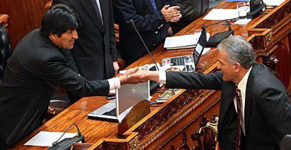 El Defensor del Pueblo cumplirá su mandato en mayo próximo y desde el Legislativo se elegirá a un nuevo representante.