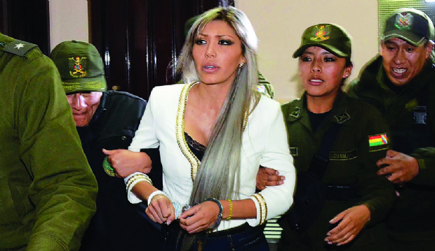 Zapata solicita 15 minutos para probar vínculos de Quintana