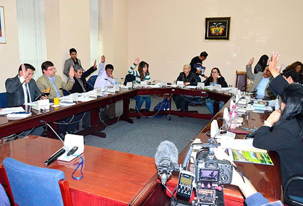 Comisión Mixta legislativa que investiga “trafico de influencias” en el caso CAMC.