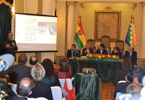 El presidente Evo Morales reunido con cuerpo diplomatico y representantes de Organismos Internacionales. Foto: ABI