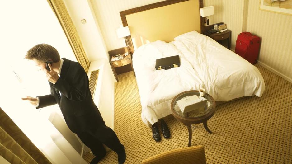 El dueño del hotel espiaba a sus clientes a través de un agujero practicado en el techo de las habitaciones. (Paul Hardy/Corbis)