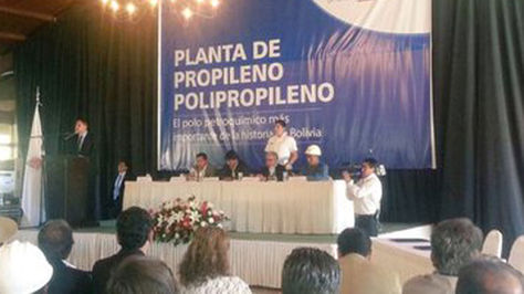 Acto de la firma de crédito para la inversión de la Planta Propileno y Polipropileno en Bolivia