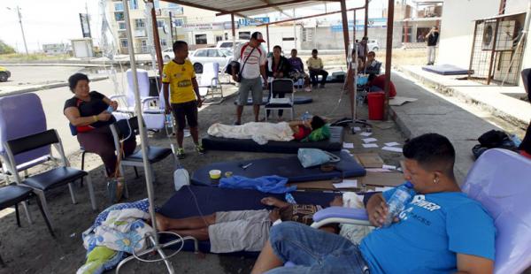 Los hospitales atienden decenas de heridos que fueron afectados por el terremoto