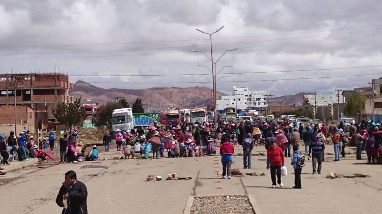 Bloqueo en Oruro que conecta con Potosí, Tarija y provincias. Foto: Juan Mejía