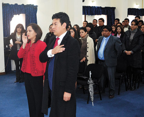 Acto. Ericka Chávez y Franz Zubieta juran como nuevos subprocuradores en un acto que se realizó ayer en El Alto.