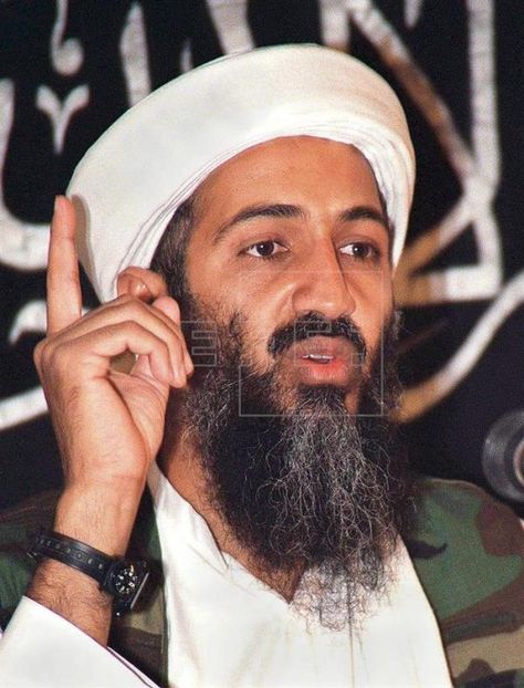 Fotografía, tomada en 1998, que muestra al líder de la organización terrorista Al Qaeda, Osama Bin Laden. EFE
