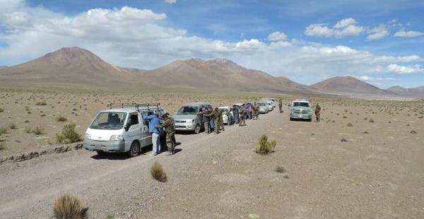 15 extranjeros fueron detenidos en el operativo, realizado por efectivos de Carabineros en la frontera compartida.