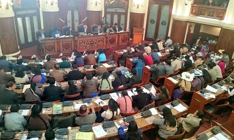 La Asamblea Legislativa Plurinacional elige a la comisión para investigar el caso Papeles de Panamá. Foto: @SenadoBolivia 