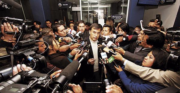 Juan Ramón Quintana denunció en la Fiscalía otro proceso en contra de la exgerenta comercial de CAMC