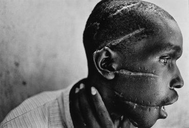 (Ruanda, 1994). Nachtwey ha recorrido más de treinta países para plasmar con su cámara conflictos armados y tragedias humanitarias